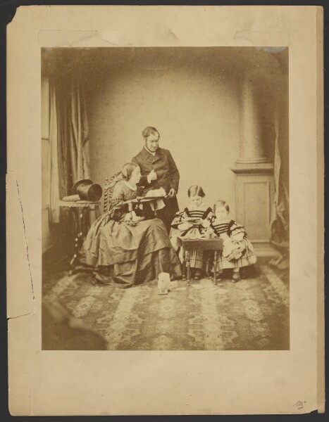 Unknown, [Portrait of man, woman, and children]