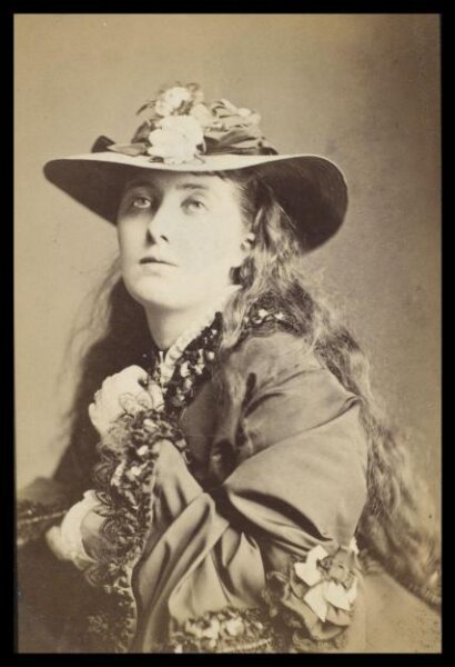 London Stereoscopic and Photographic Company, Guy Little Theatrical Photograph