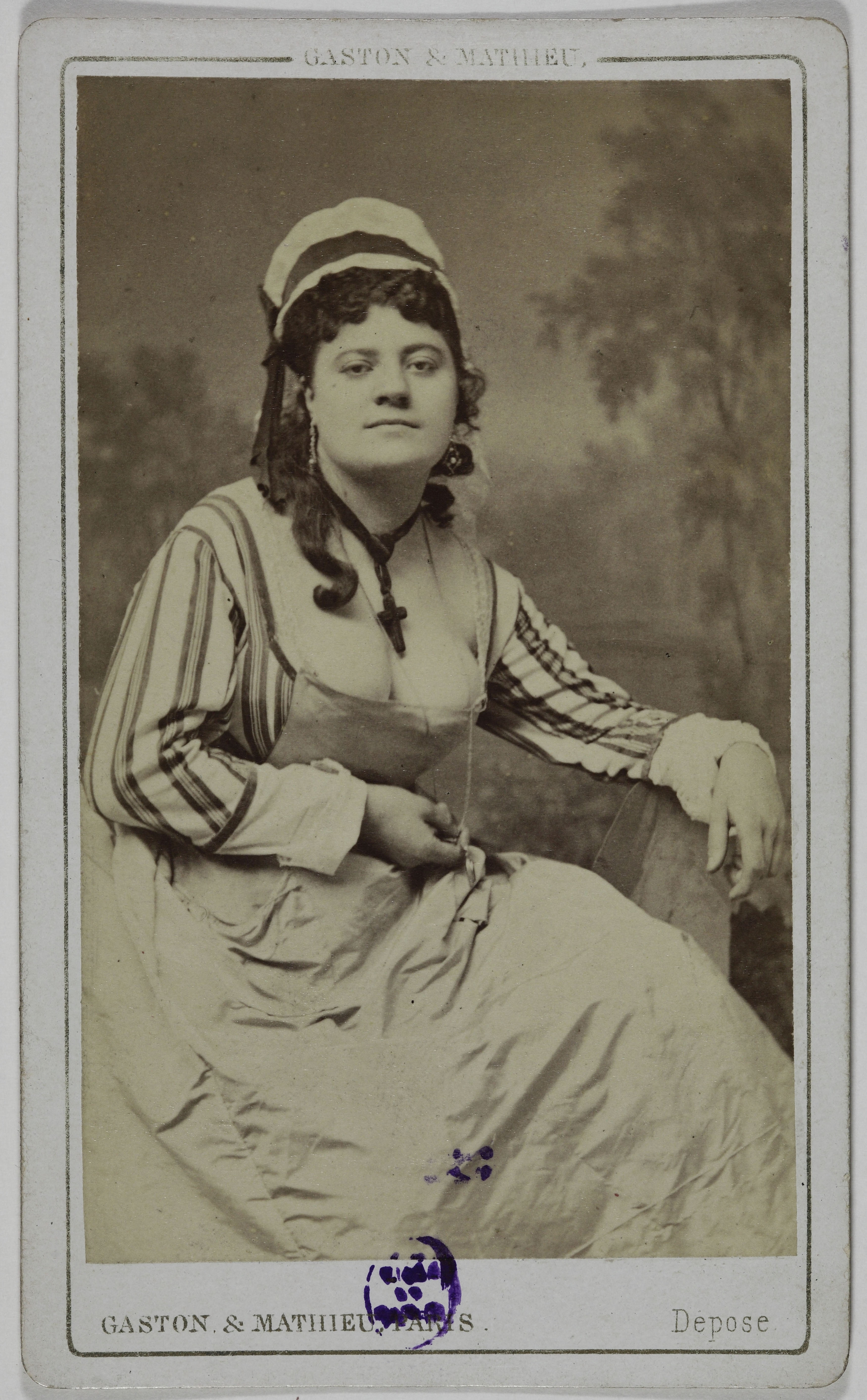Gaston & Mathieu, Portrait d'Alphonsine, (actrice)