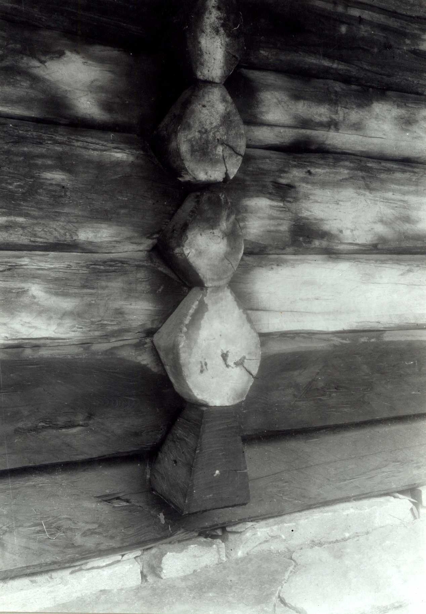 Gisle Midttun, Stemsrud, Grue, Solør, Hedmark. Laft. Nå på Glomdalsmuseet.