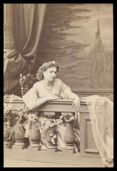 London Stereoscopic and Photographic Company, Guy Little Theatrical Photograph