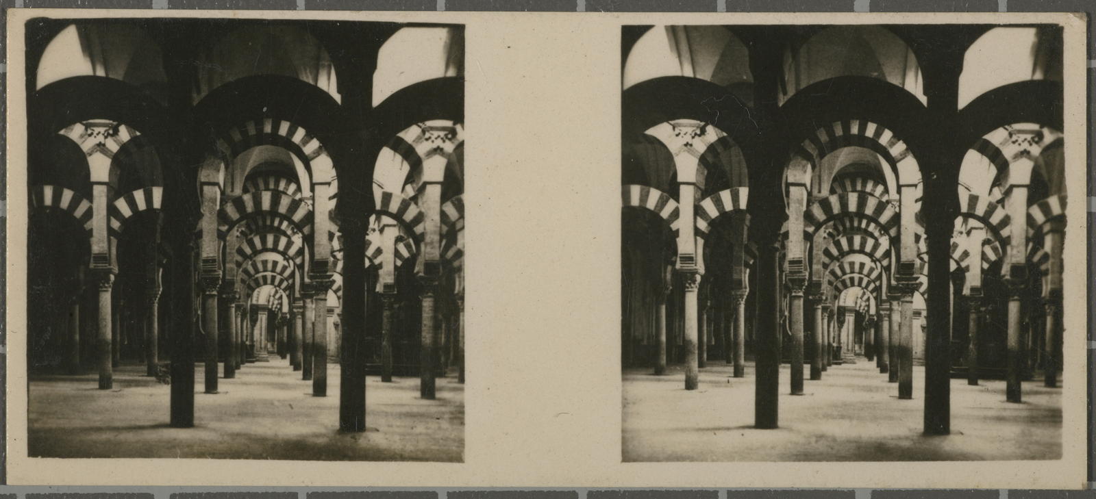 Desconegut, N.º 19. Córdoba - La Mezquita - Bosque de Columnas.