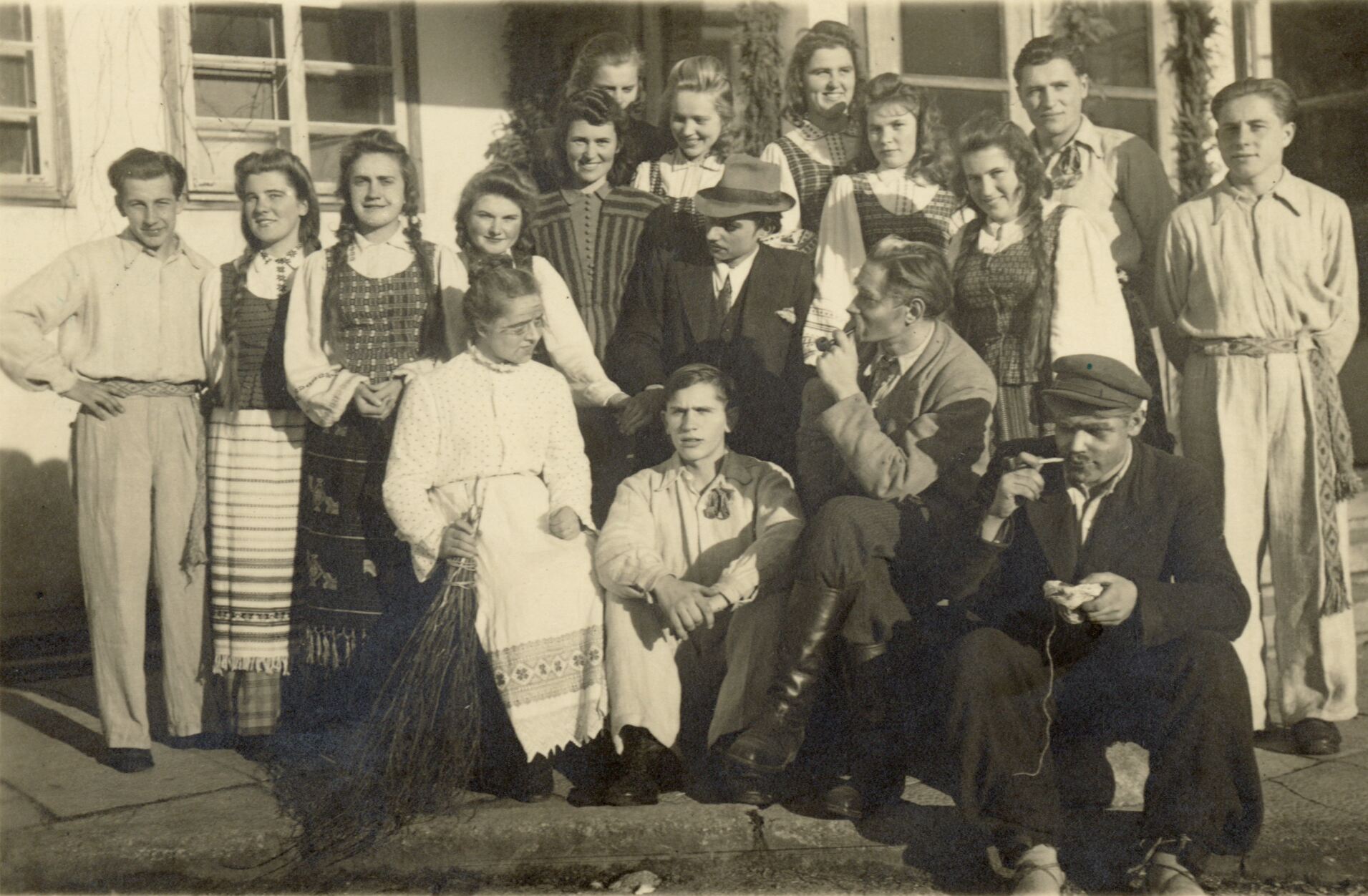 Nežinomas fotografas, Pedagoginės mokyklos dramos ratelis