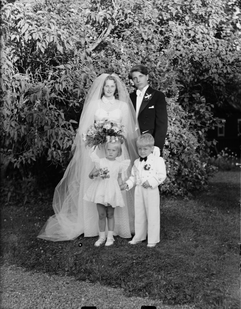 Skötsner-Edhlund, Bridal Couples and Bridal Beaks, Gimo Manor, Uppland