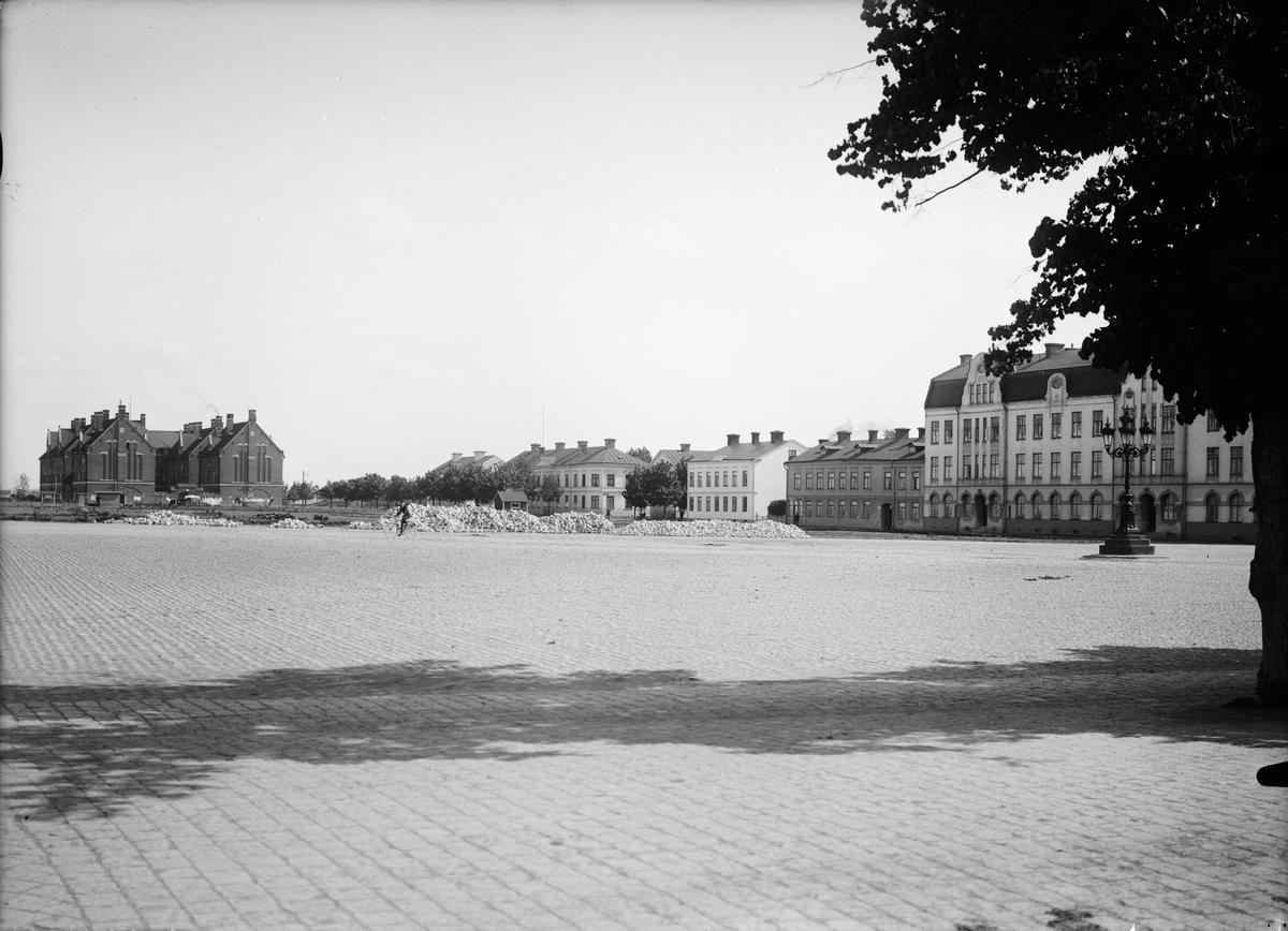 Paul Sandberg, Vaksala torg innan bygget av Vaksalaskolan, Uppsala, sannolikt tidigt 1920-tal
