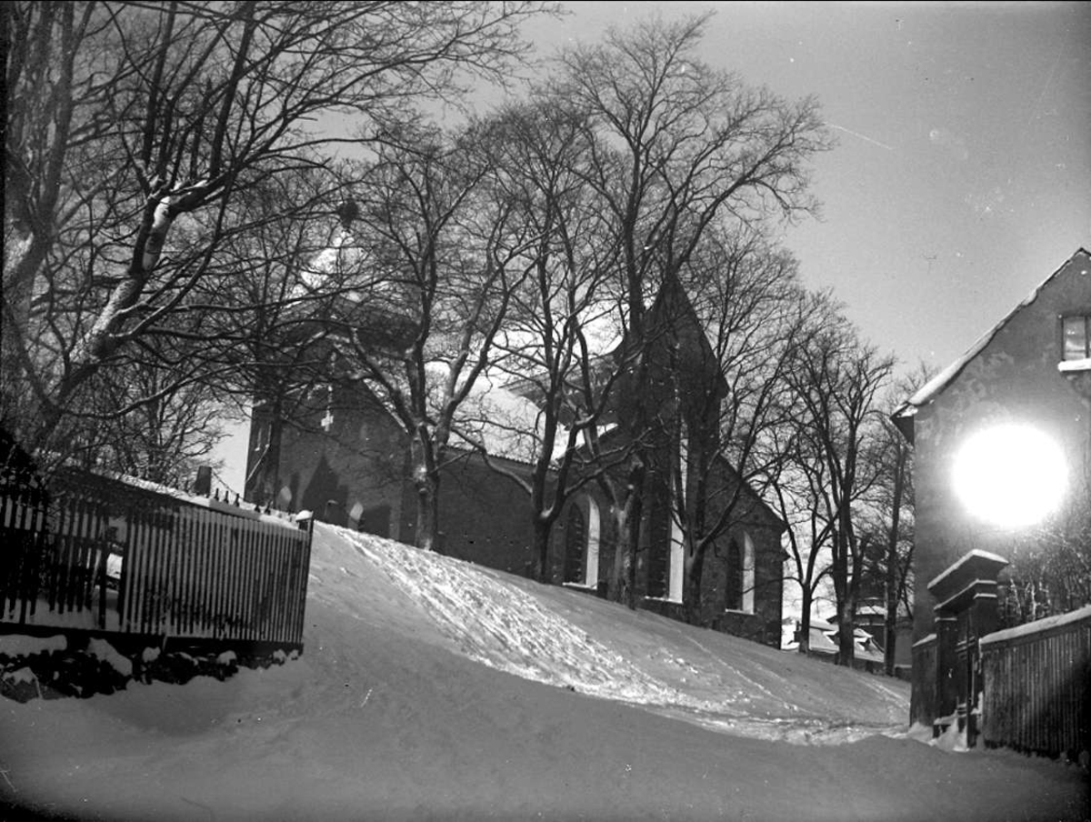 August Fredrik Schagerström, "Upsala. Bondkyrkan från hörnet af Drottninggatan", Uppsala 1912