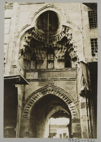 K.A.C. Creswell, Entrance portal of the wikala of Mamluk Sultan Qansuh al-Ghawri in Khan al-Khalili, Cairo
