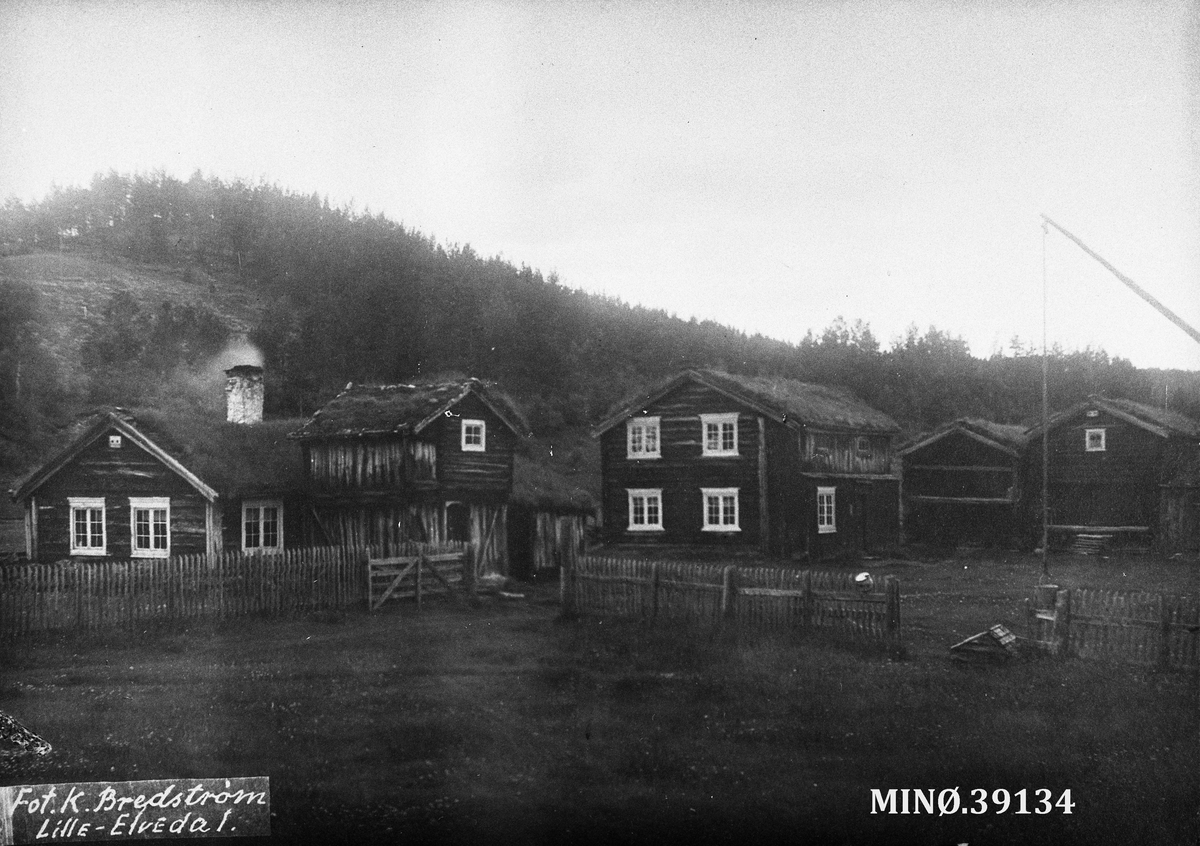Alexander Bredstrøm Ansberg, Gardsbruk - Holen nordre med barfrøstua