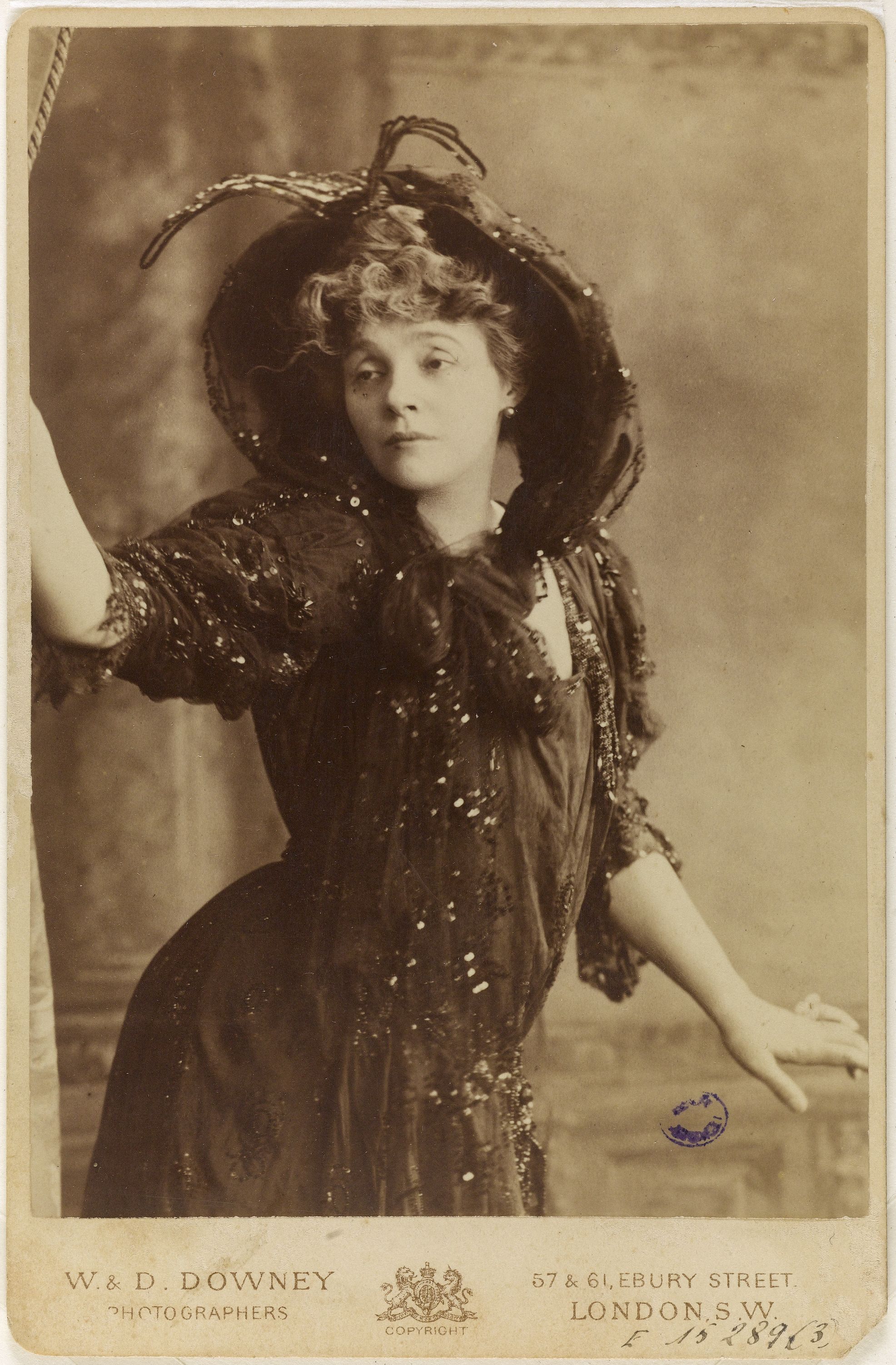 W. & D. Downey, Portrait de Réjane, (actrice)