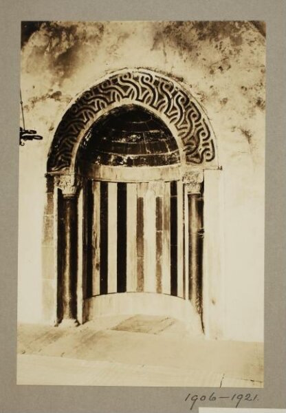 K.A.C. Creswell, Mihrab in added building in al-Haram al-Ibrahimi, Hebron