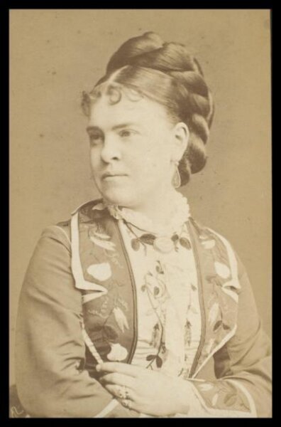 London Stereoscopic and Photographic Company, Guy Little Theatrical Photograph
