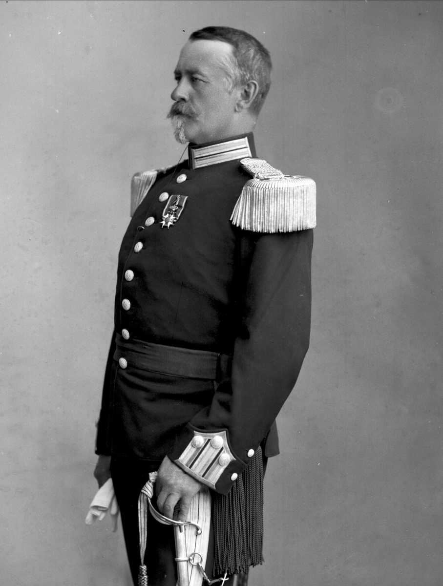 Gustav Borgen, Portrett, Thorvald Prydz i uniform som oberstløytnant ved H.M. Kongens Garde.