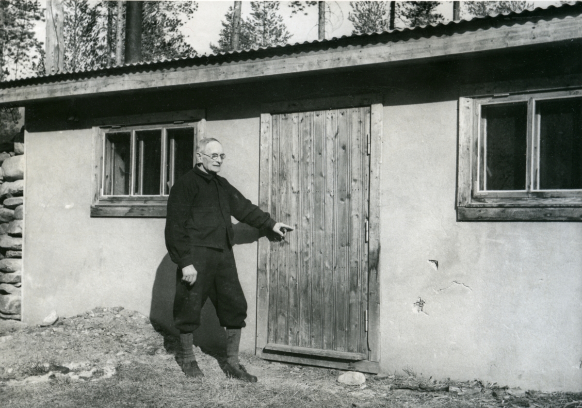 Ukjent, Thorleif ved klekkeriet 1961