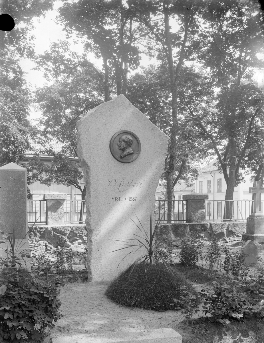 Henri Osti's Fotografiateliér, F F Carlson’s Grave Care, Uppsala Old Cemetery, Uppsala before 1896