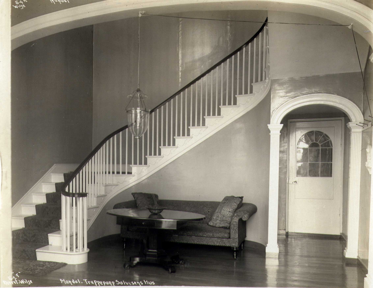 Anders Beer Wilse, Interiør med trapp, Andorsengården, Mandal, Vest-Agder. Fotografert 1912. Konsul Salvesens villa.
