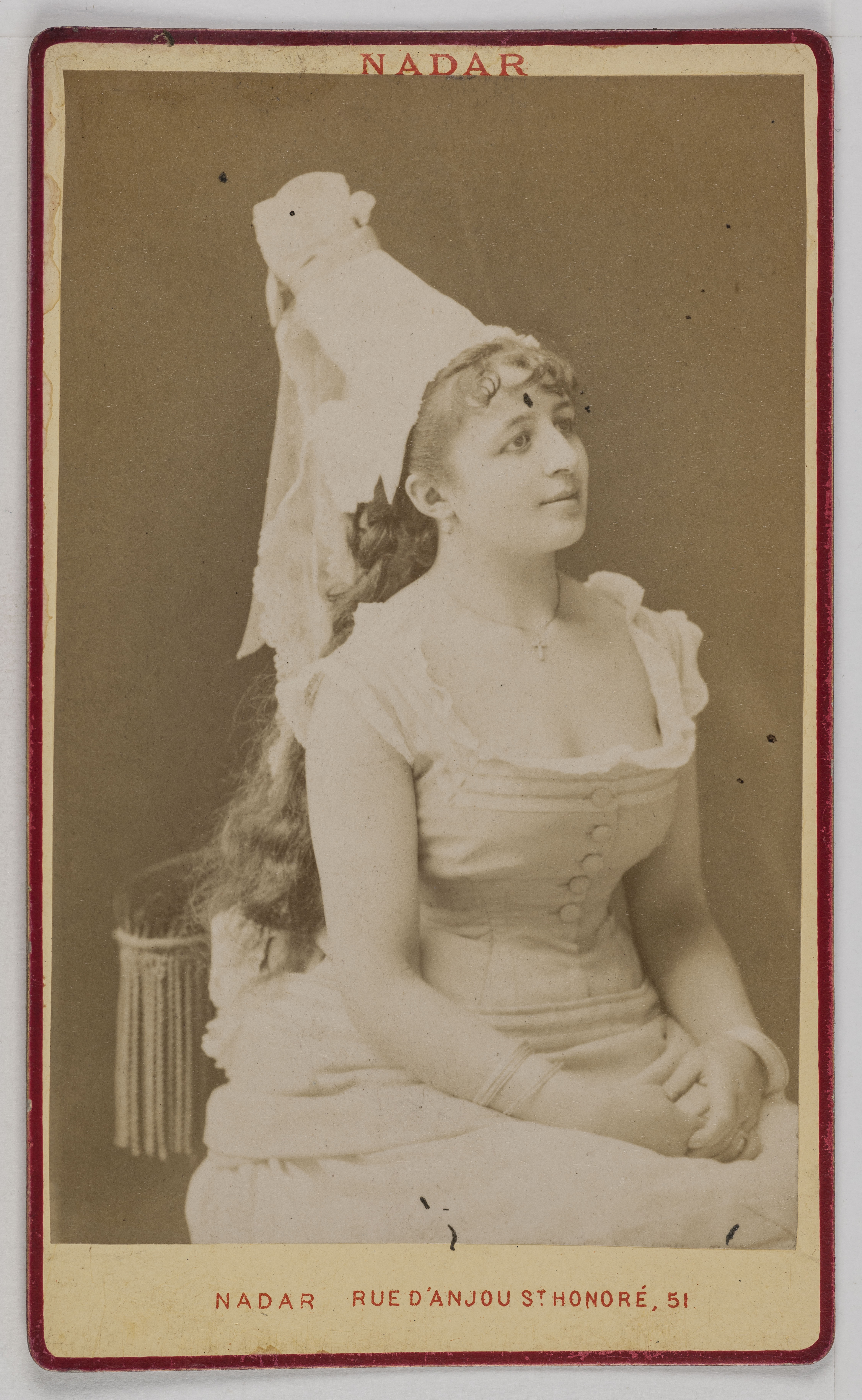 Atelier Nadar, Portrait de Madame Vidal, danseuse à l'Opéra Comique en 1875.