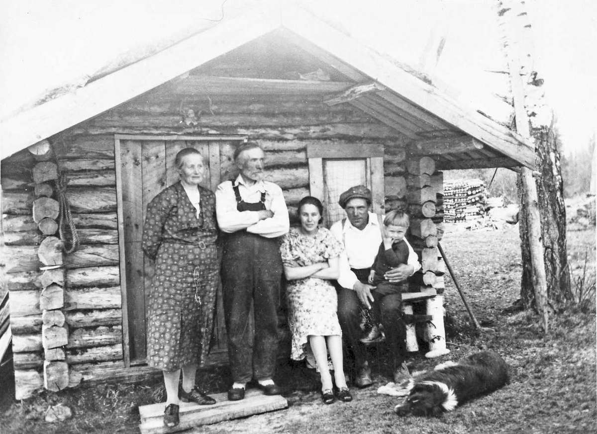 Rachel Haarseth, Personer, klær, hund, seterhus.