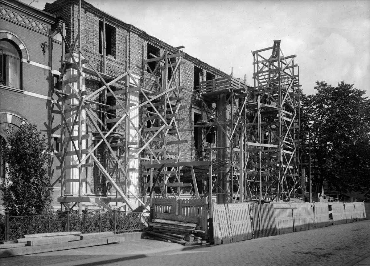 Paul Sandberg, Bankkontor under byggnation, Upsala Sparbank, Kungsgatan, Uppsala, sent 1920-tal