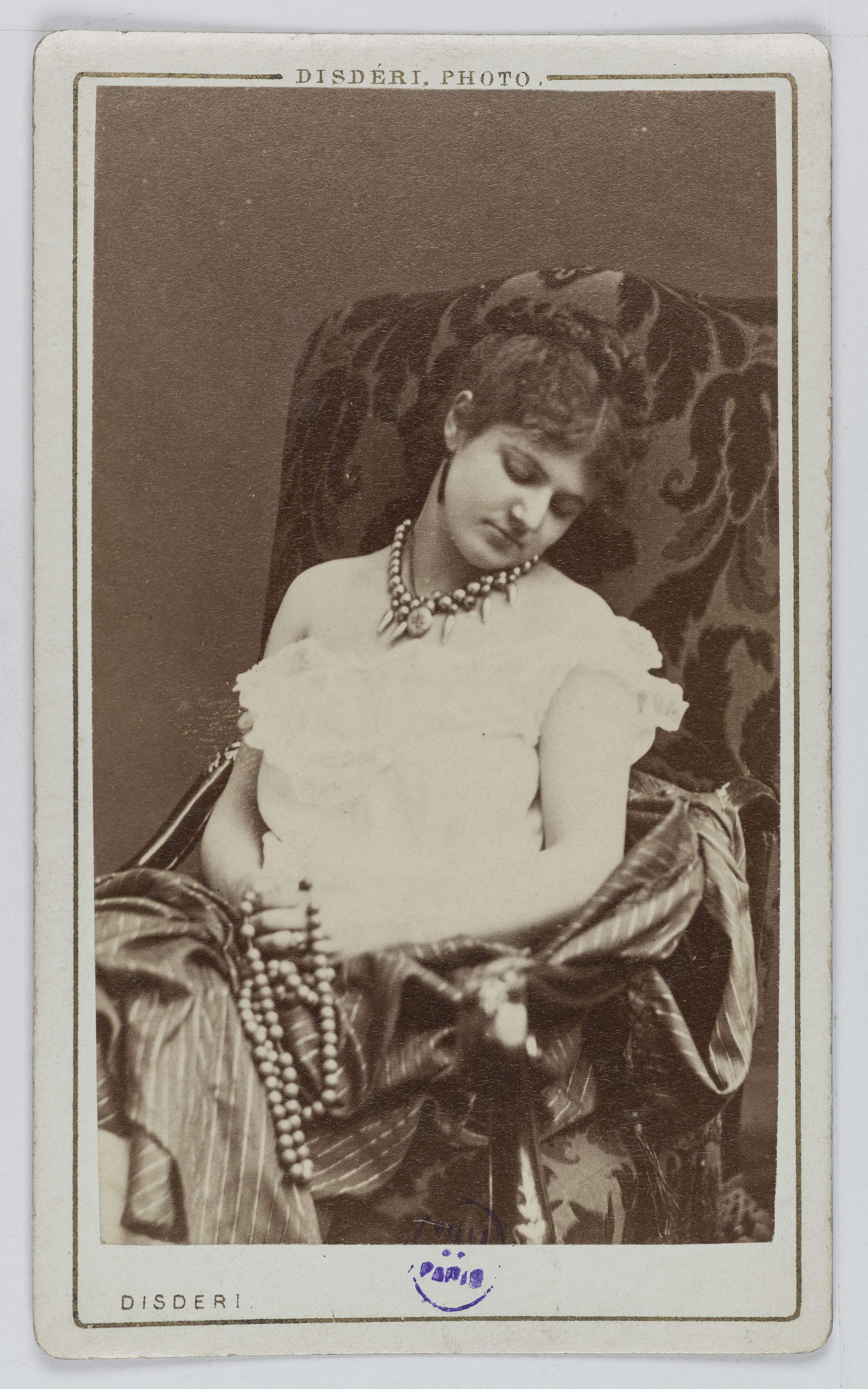 André-Adolphe-Eugène Disdéri, Portrait d'Isidorine Ecorcheville, dite Rachel, actrice au Théâtre des Folies Dramatiques.