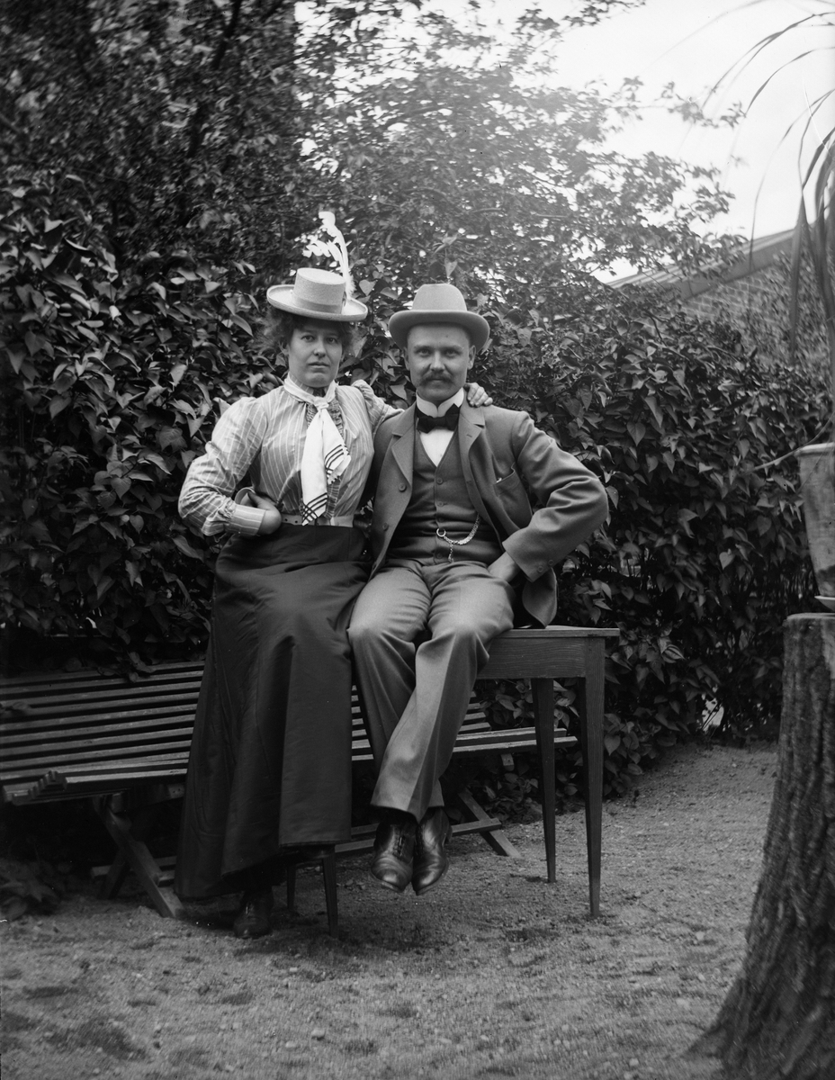 Carl Liljefors, Minnie och Albin, sannolikt Uppsala