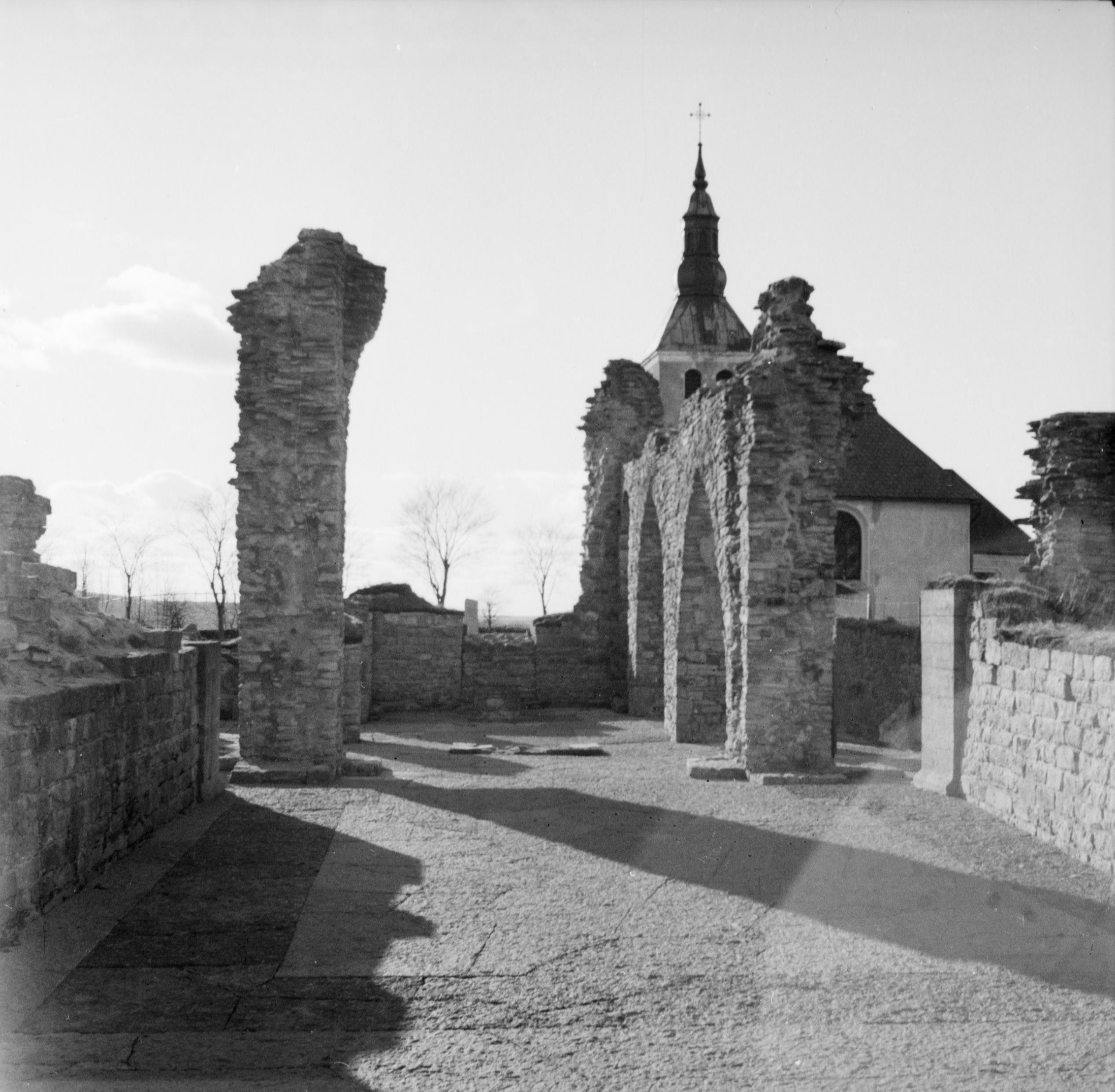 Erik Lundberg, Gudhems klosterruin