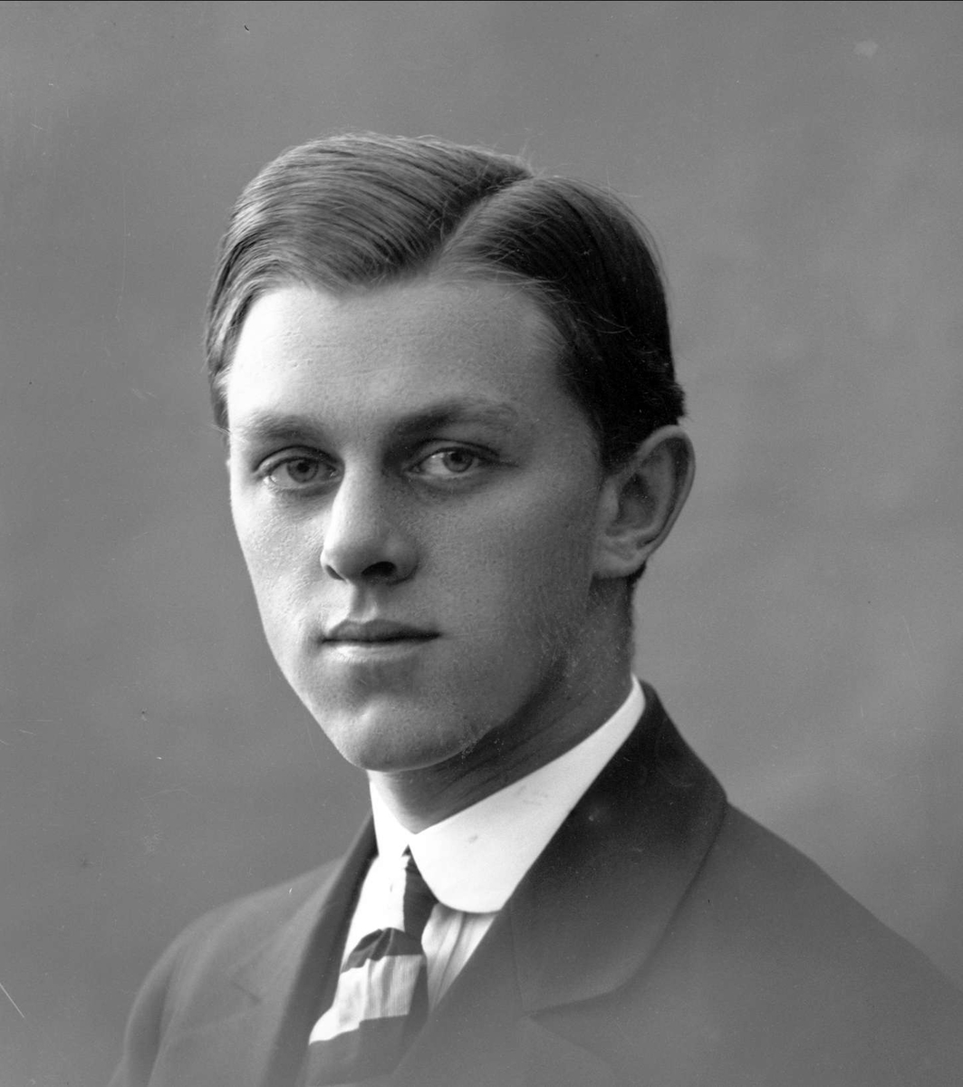 Gustav Borgen, NFB.32074