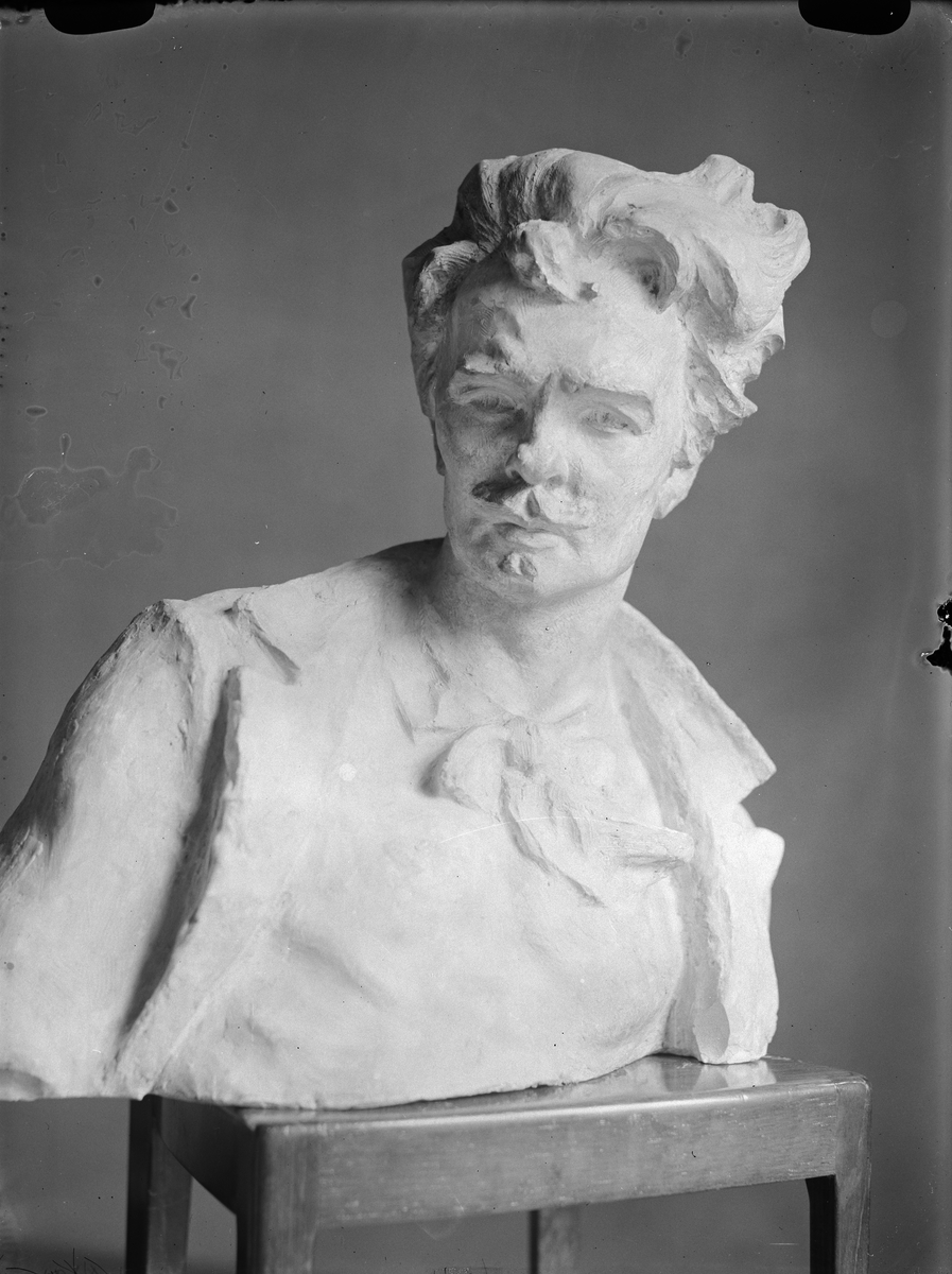 Paul Sandberg, Byst föreställande författaren August Strindberg