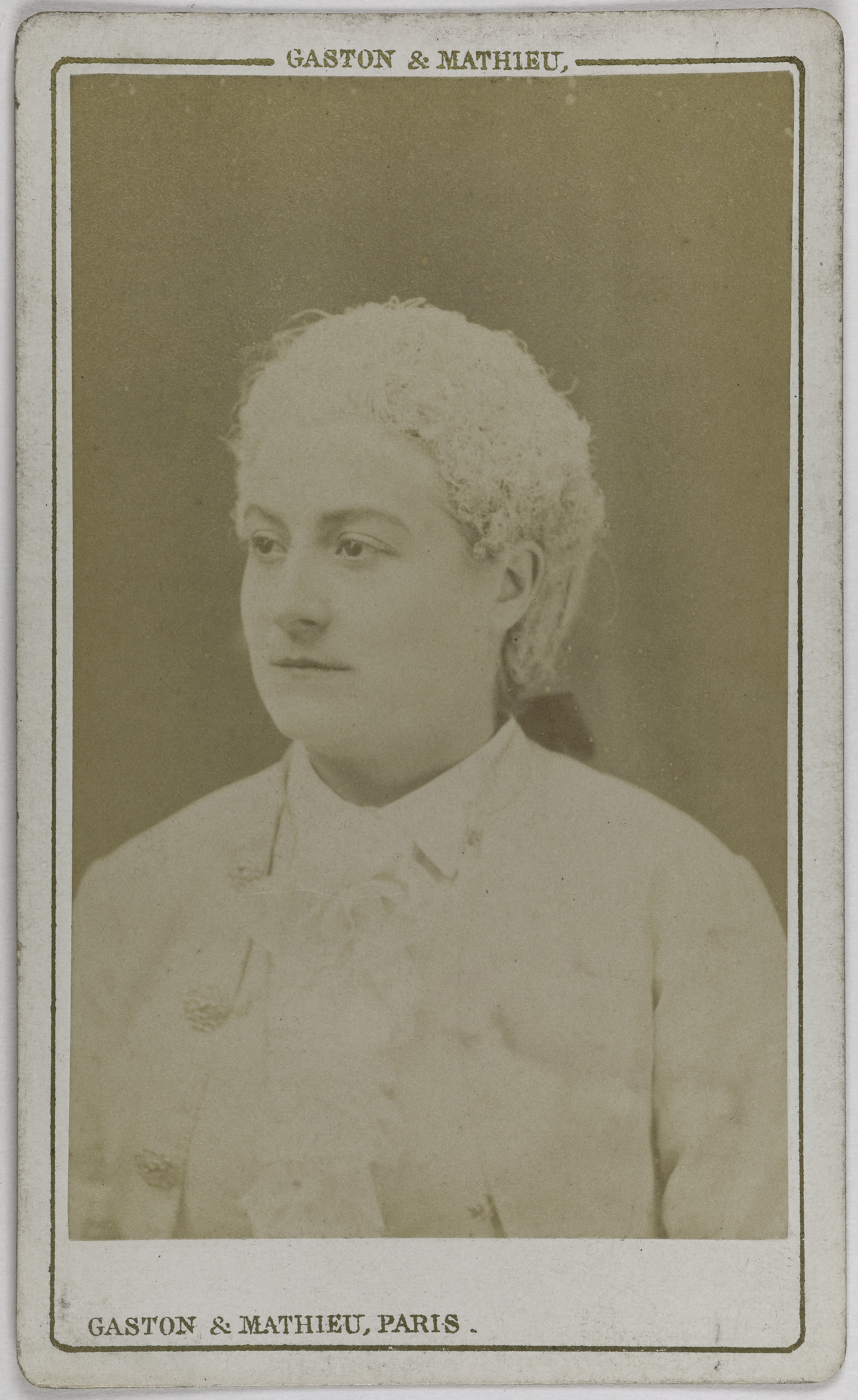 Mathieu & Cie Gaston, Portrait de Mme Peschard, (née Marie Blanche Renouleau), (-1888), (actrice)