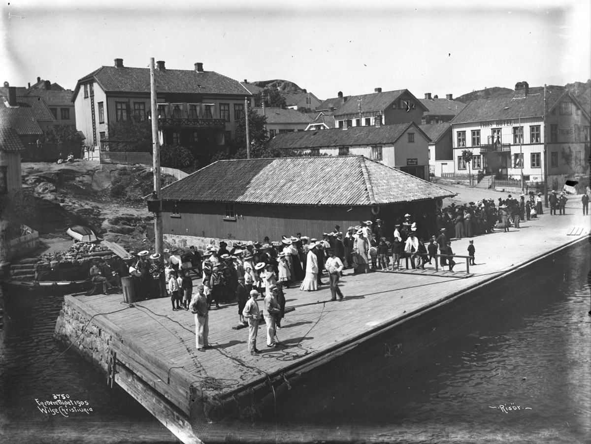 Anders Beer Wilse, Prot: Risør - Dampskibsbrygge 1905