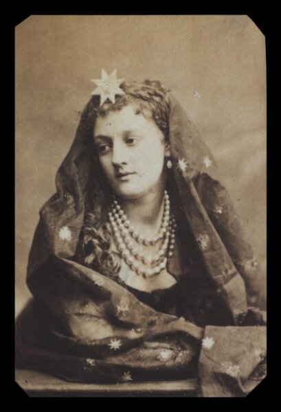 London Stereoscopic and Photographic Company, Guy Little Theatrical Photograph