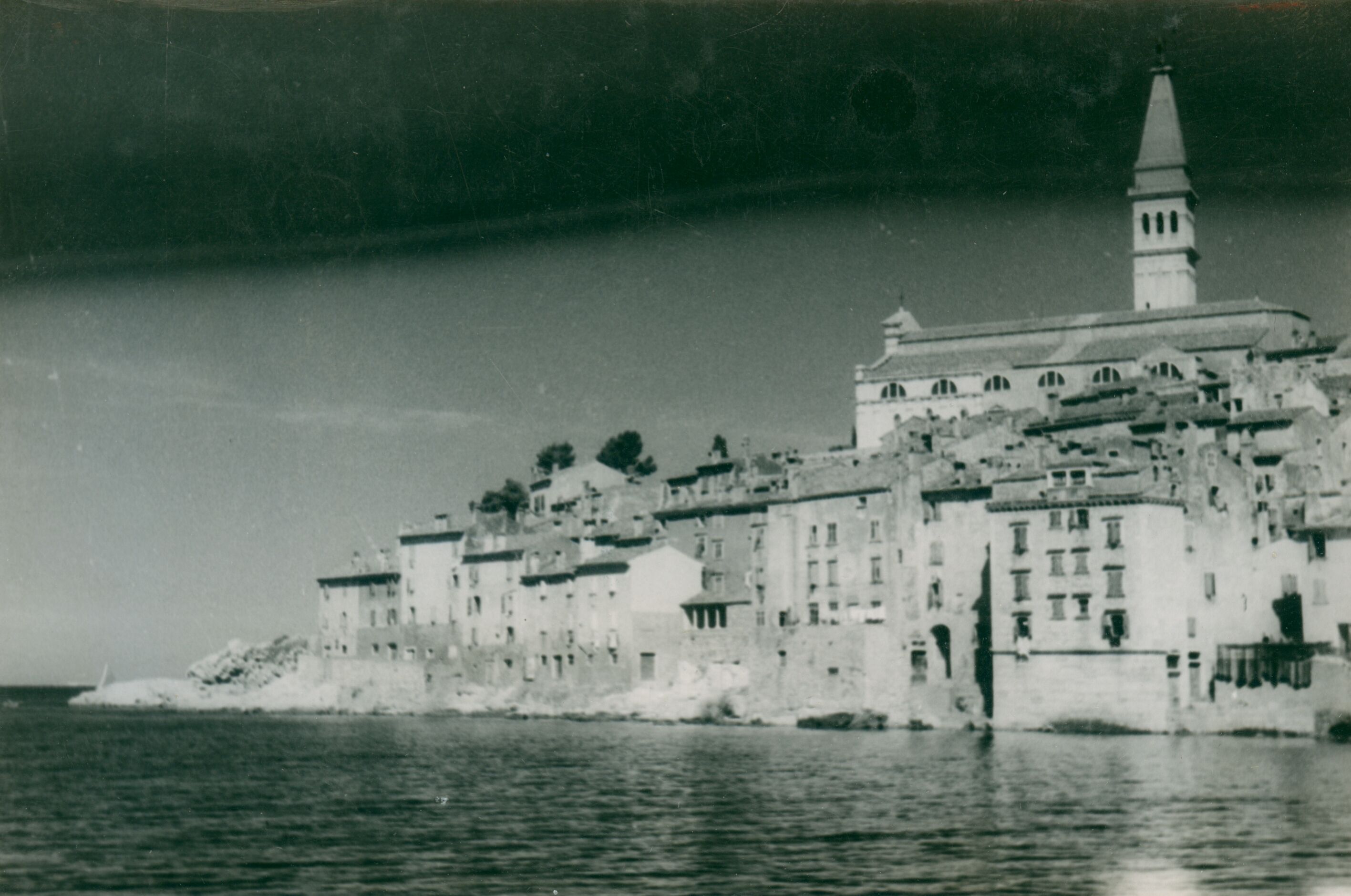 Branko Fučić, Rovinj, veduta grada s južne strane
