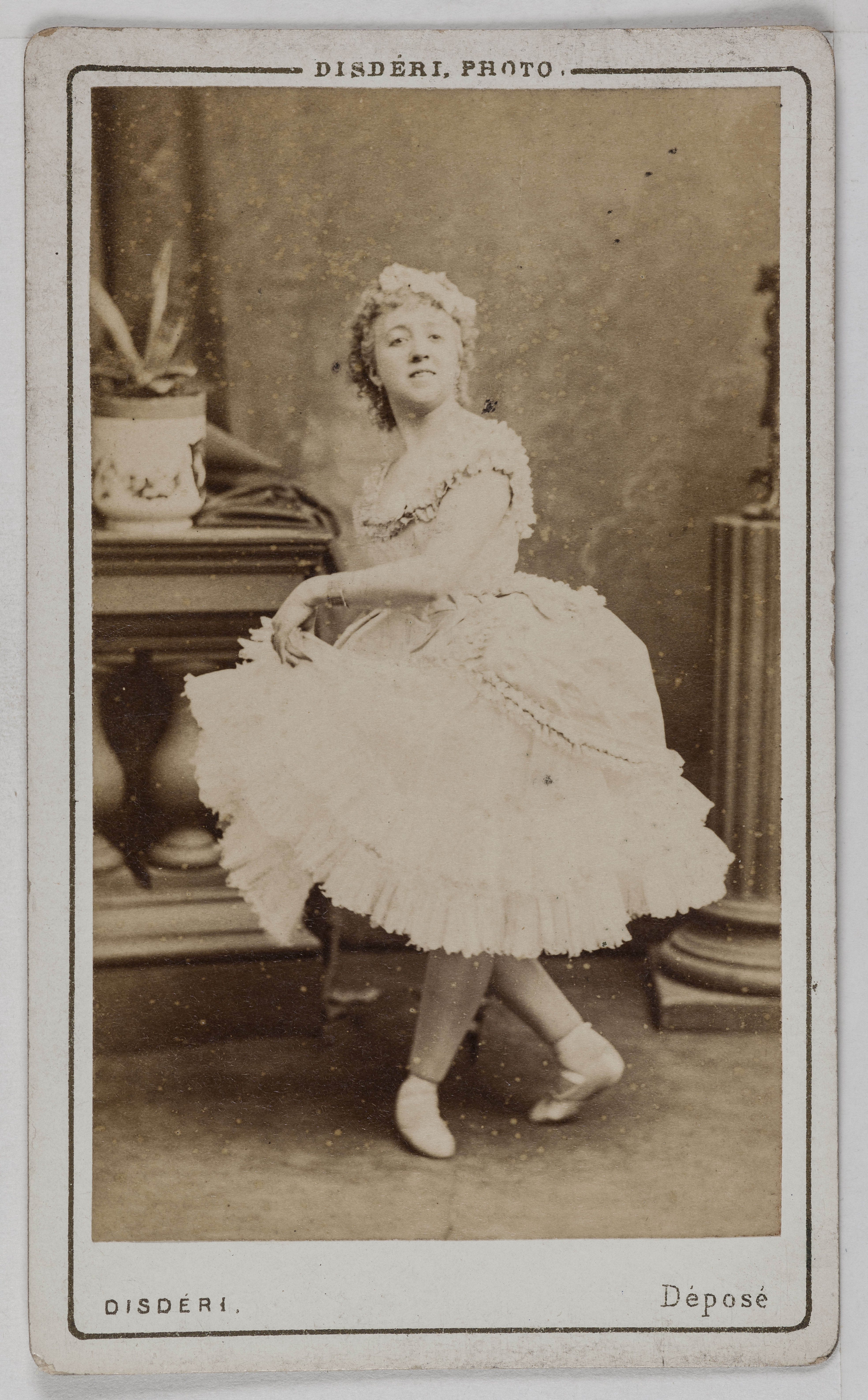 André-Adolphe-Eugène Disdéri, Portrait de Magny, (danseuse)