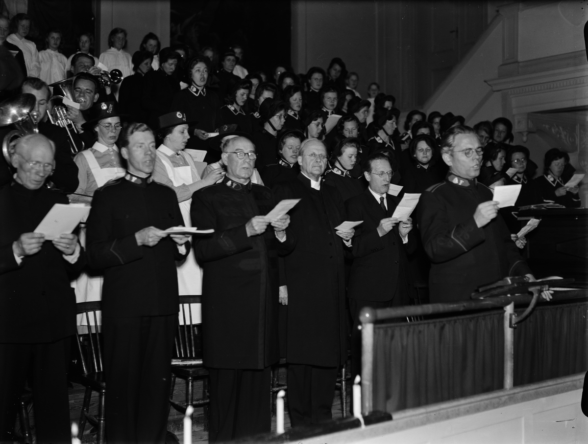 Paul Sandberg, "Frälsningsarméns 60-årsjubileum. Stort högtidsmöte på Upsalakåren i går", Uppsala december 1942