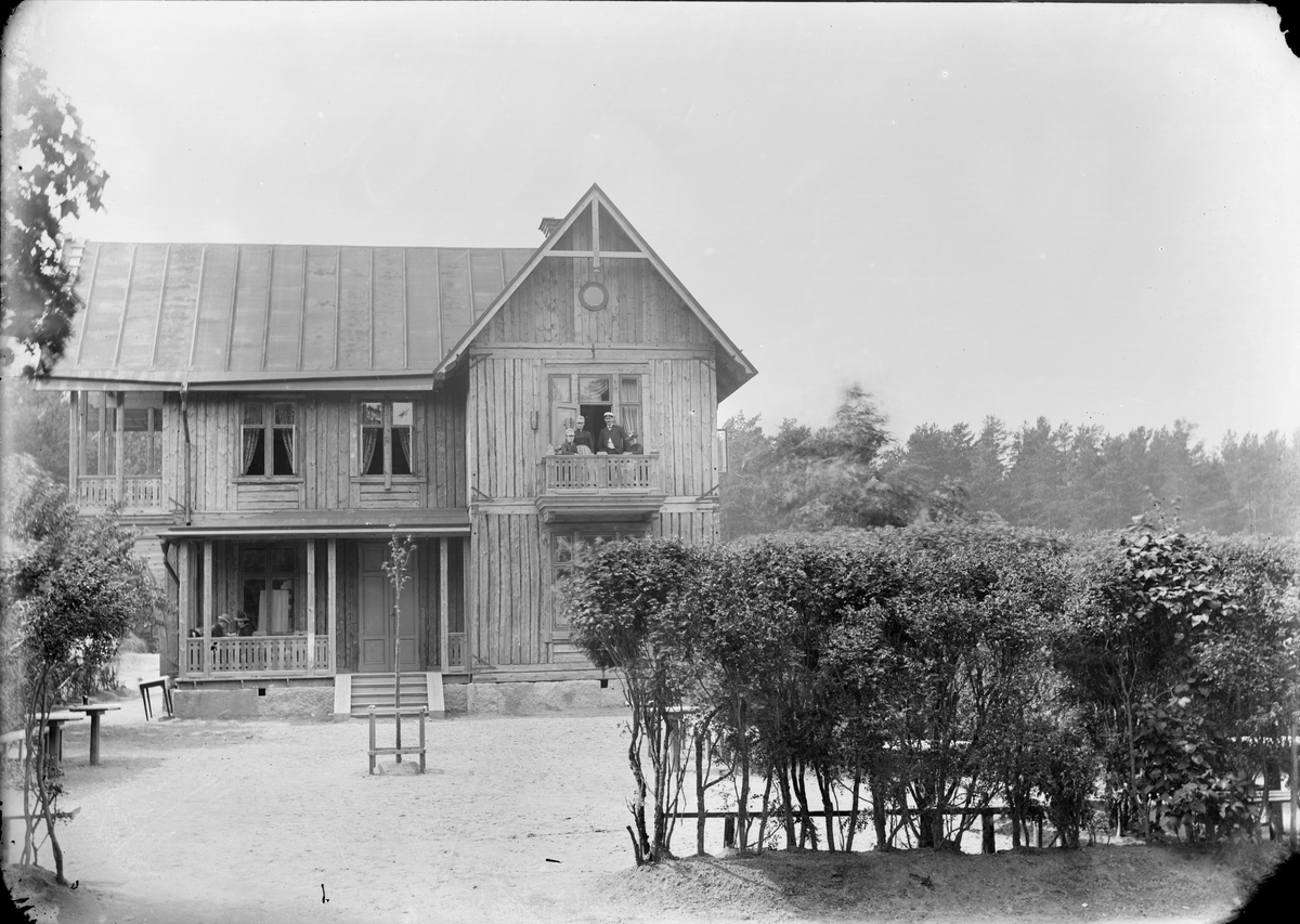 Henri Osti's Fotografiateliér, Grindstugan, Kåbo, Uppsala 1899