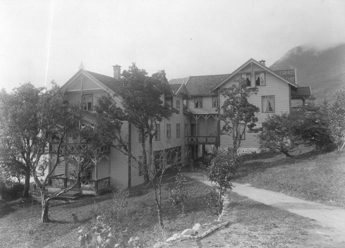 Axel Lindahl, Kviknes Hotel. Balestrand, Sogn.