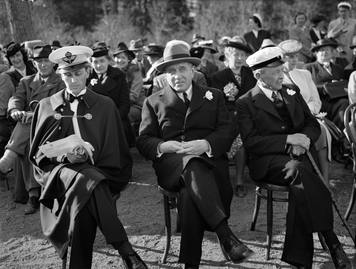 Paul Sandberg, "Studentkårens vårfest" - Botaniska trädgården, Uppsala 1942