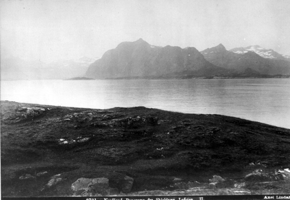 Axel Lindahl, 2701.Nordland, Panorama fra Skjoldvær, Lofoten II. III. IV.