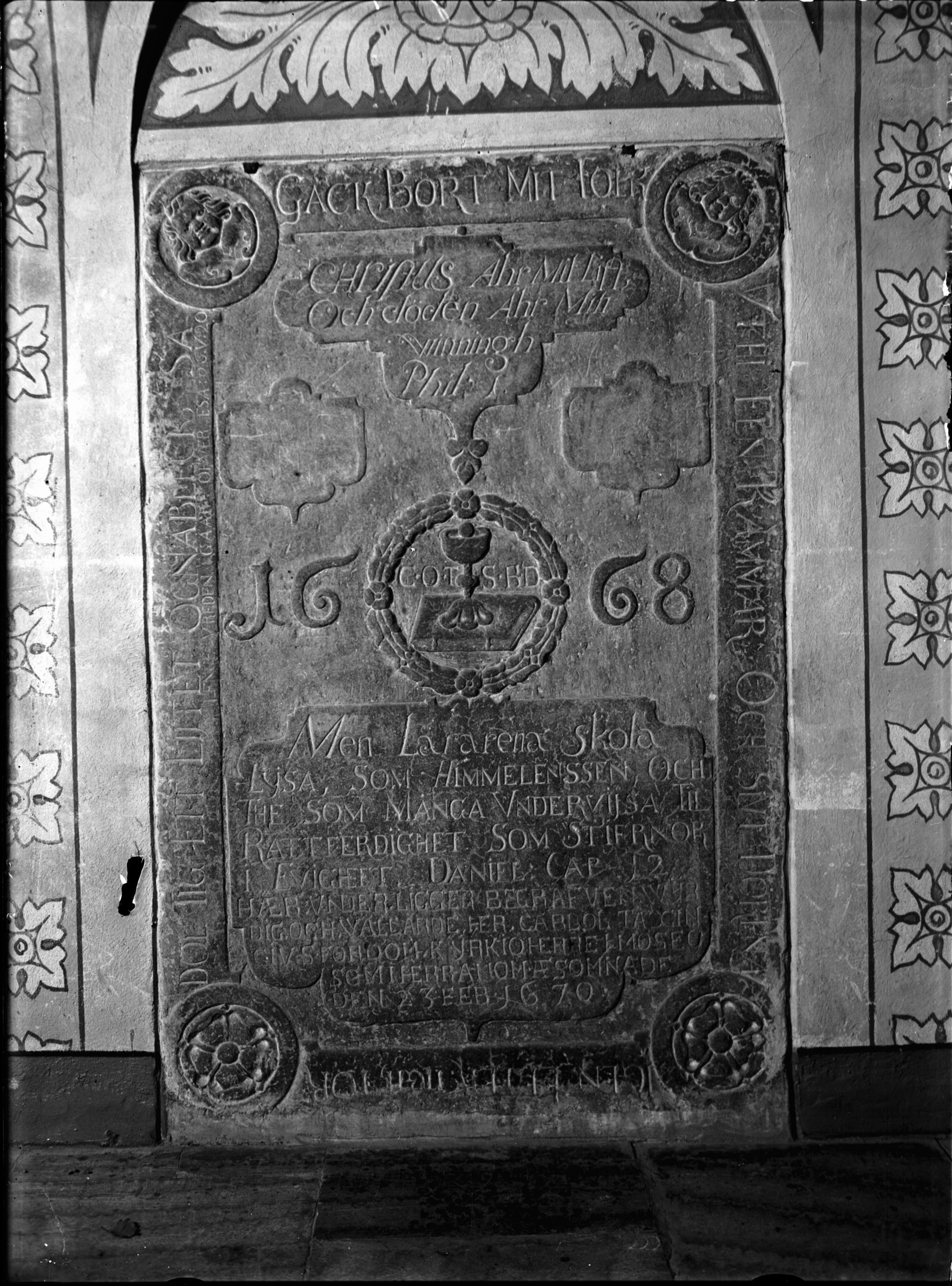 Nils Åzelius, Mosjö kyrka