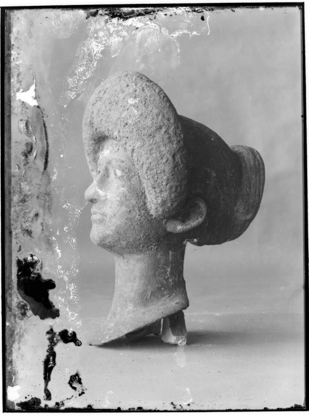 Desconegut, [Stone bust]