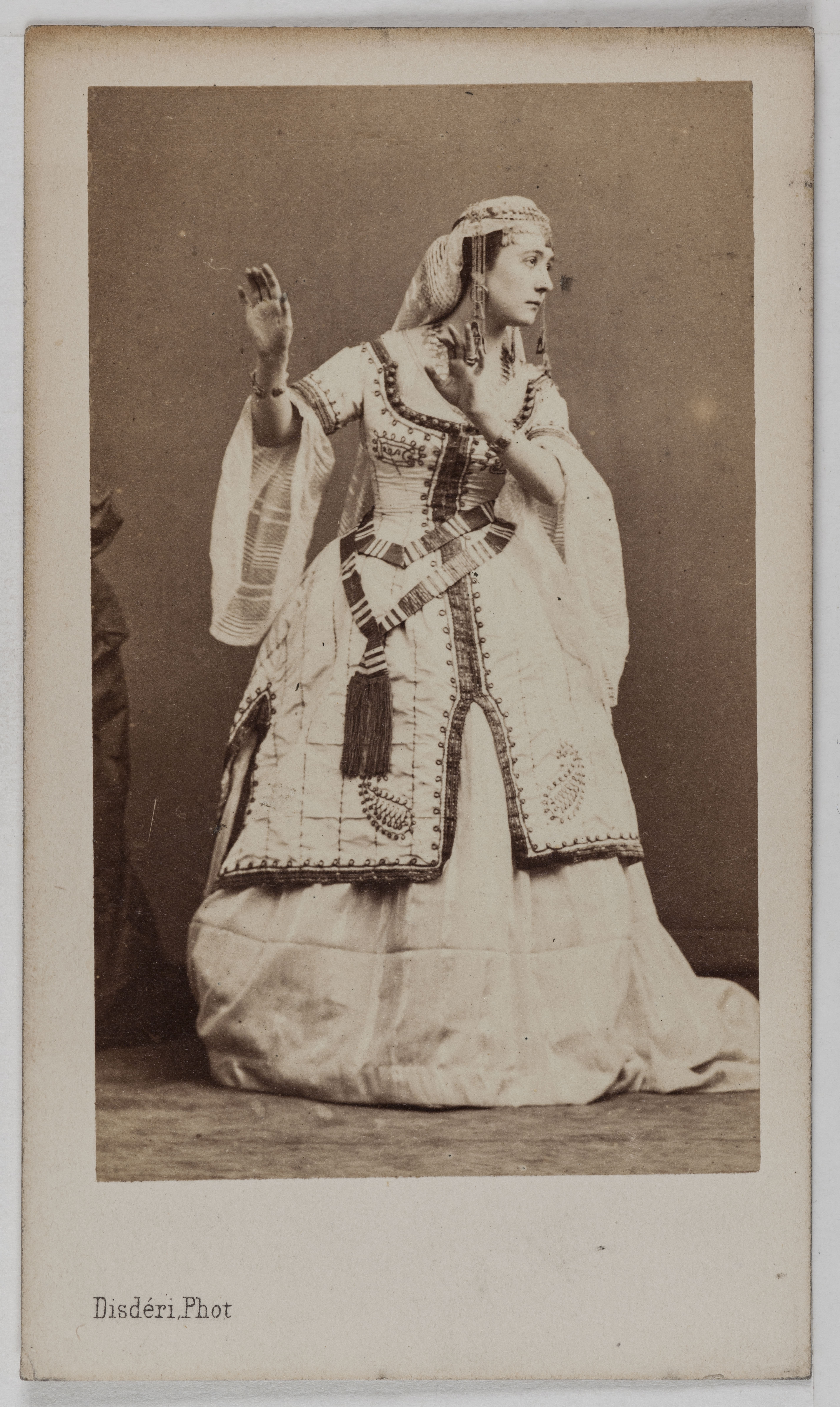 André-Adolphe-Eugène Disdéri, Portrait de Camille de Maesen, (chanteuse lyrique)