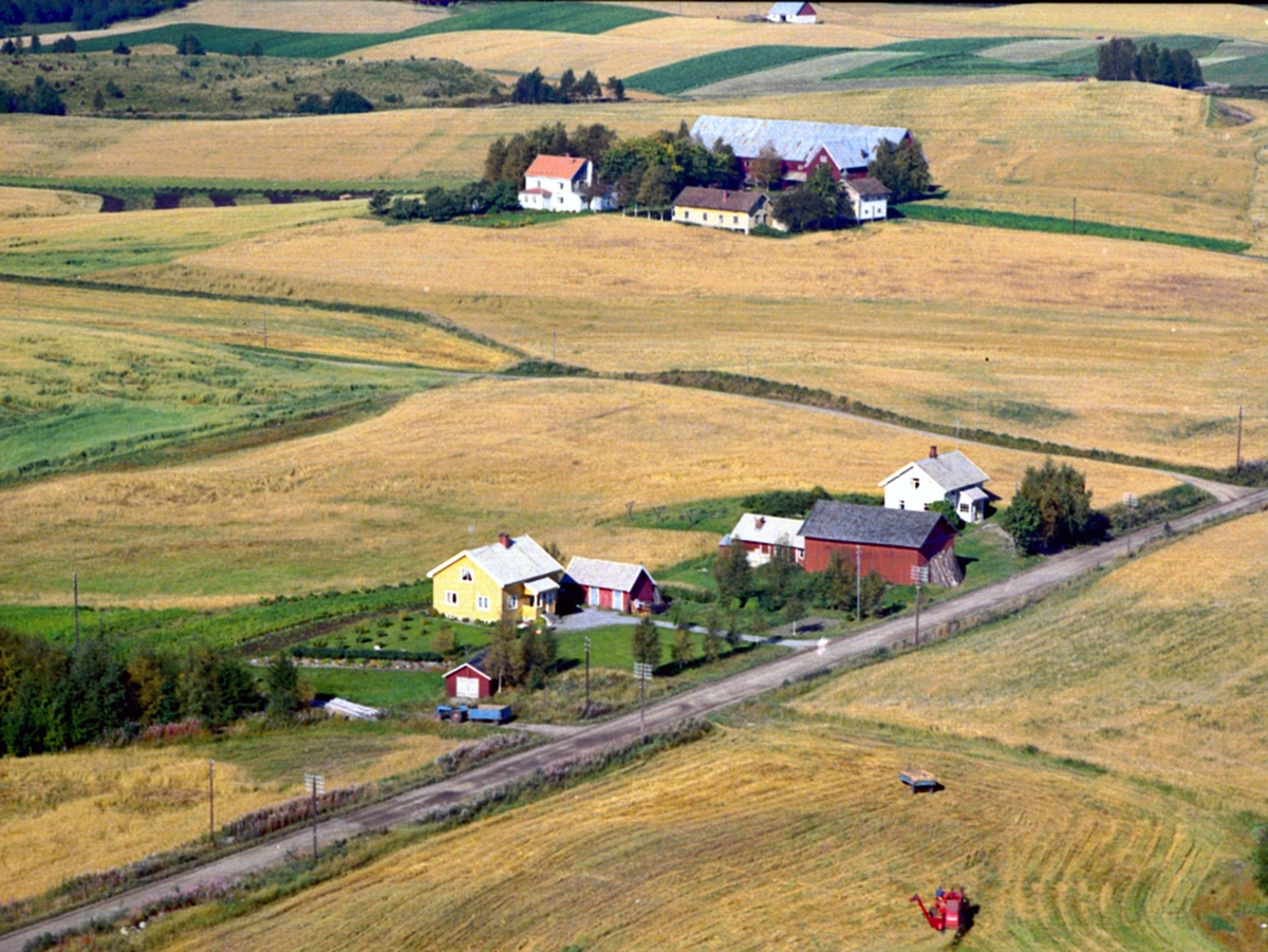 Widerøes Flyveselskap A/S, FLYFOTO LYNGHEIM