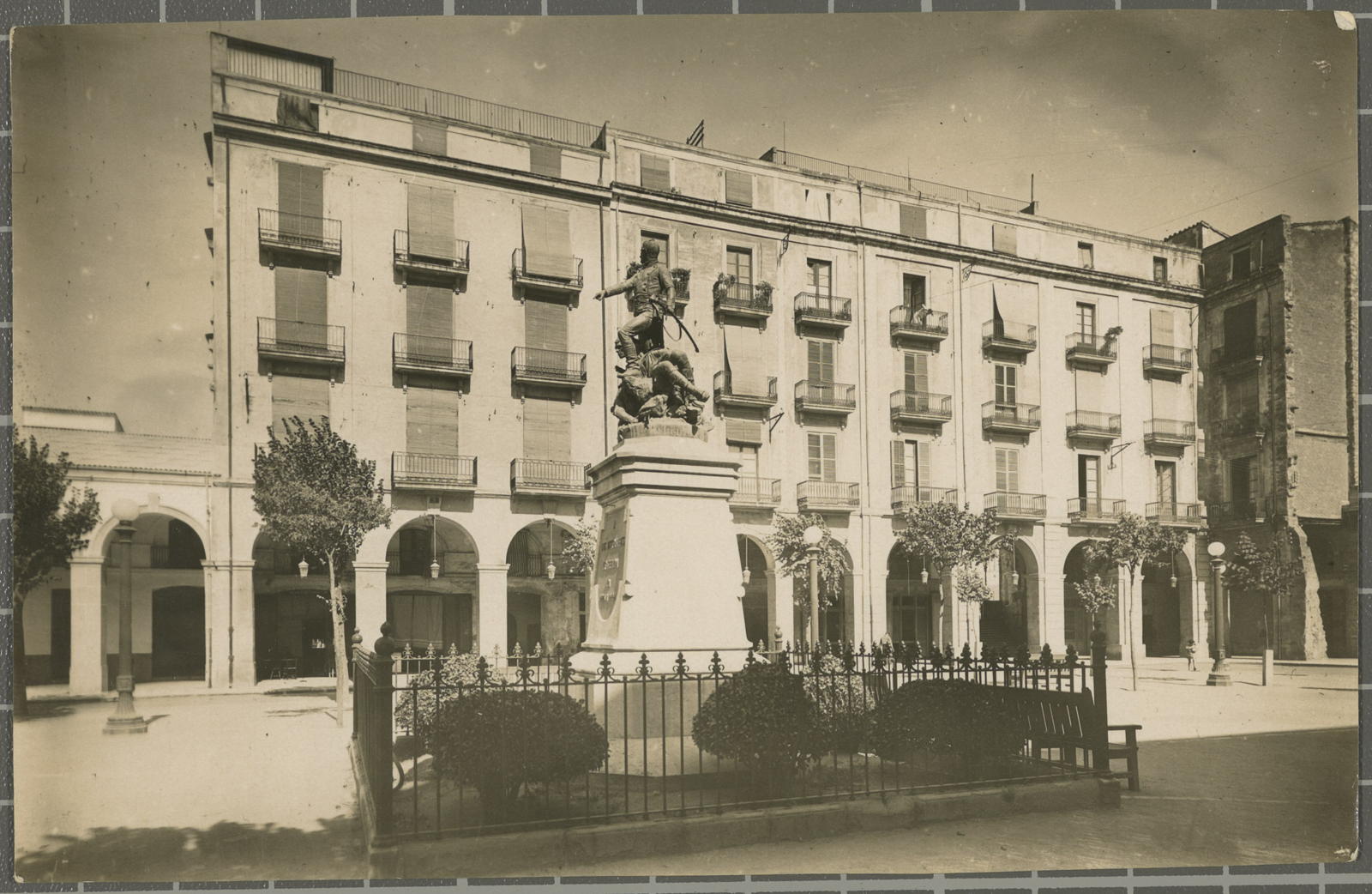 Desconegut, Gerona. Plaza de la Independencia
