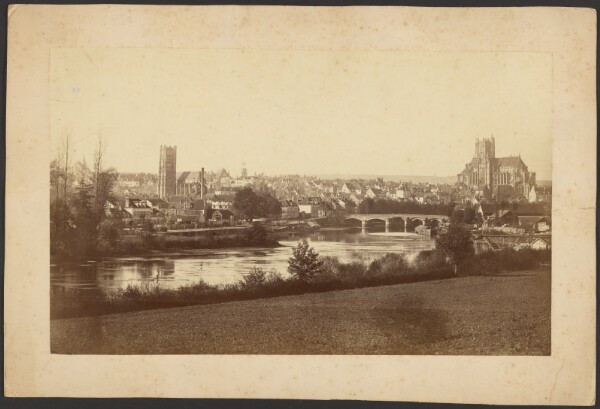 Unknown, [City of Auxerre from across the river]