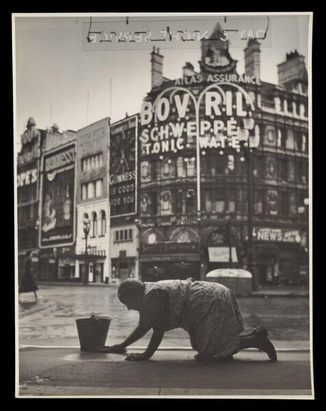 Hardy, Bert, What Makes Piccadilly?