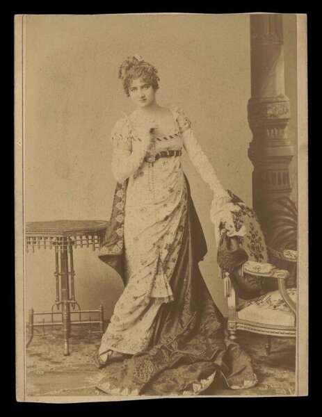 W. & D. Downey, Portrait of Miss Mary Anderson as Pauline in 'The Lady of Lyons'