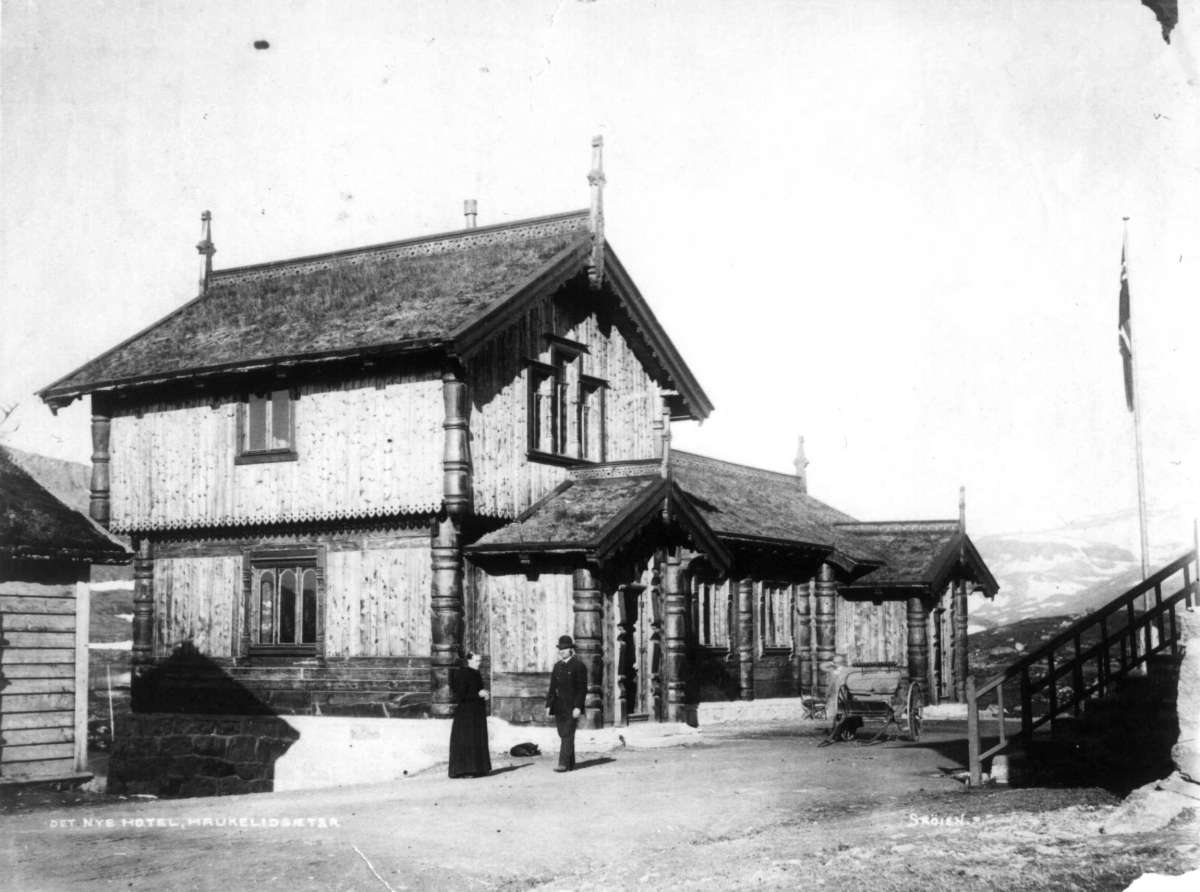 Marthinius Skøien, DET NYE HOTEL, HAUKELIDSÆTER