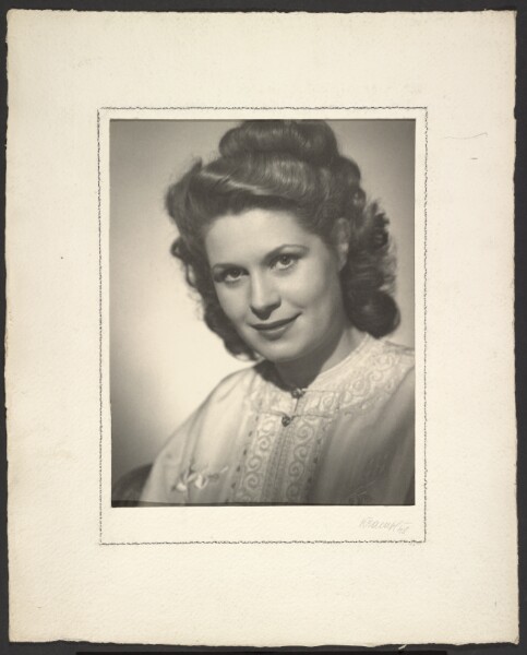 Günther Krampf, [Portrait of a woman]