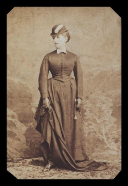 London Stereoscopic and Photographic Company, Guy Little Theatrical Photograph