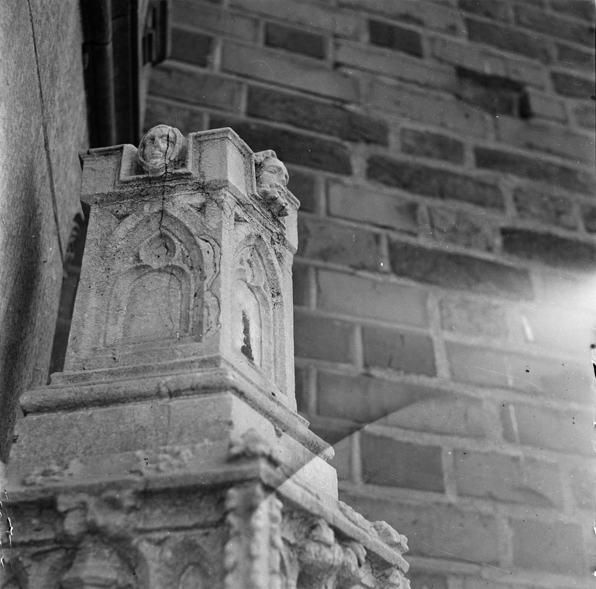 Gunnar Sundgren, Detail of church sculpture in Uppsala Cathedral, Fjärdingen, Uppsala