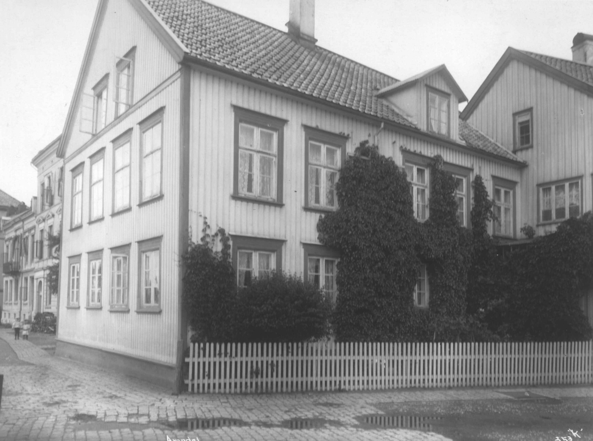 Anders Beer Wilse, Tyholmen, Arendal, 1912. Hiis hjørne.